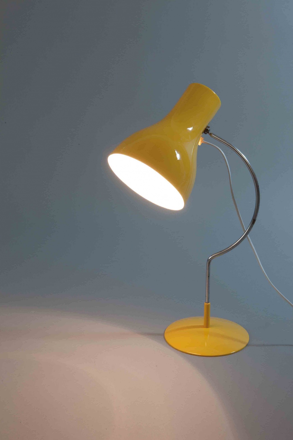Жовта настільна лампа, СРСР, 1970-ті