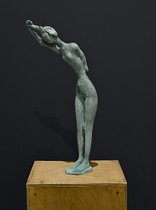 «Дівчина з камінцем», 2005